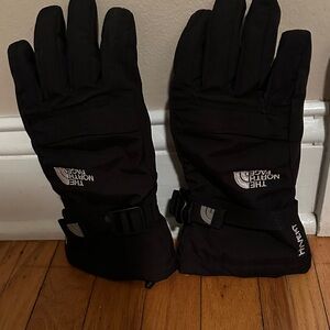 The North Face Black youth medium Insulated Gloves